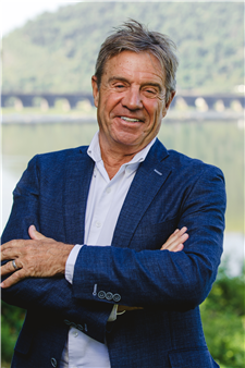 Robin R. Zellers, SIOR, CRE, FRICS